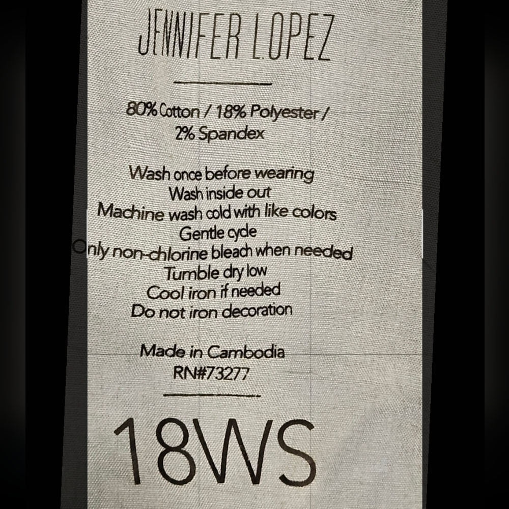 Jennifer Lopez Dark Denim Jeans with Gold Accents 18W Short - Picture 6 of 6